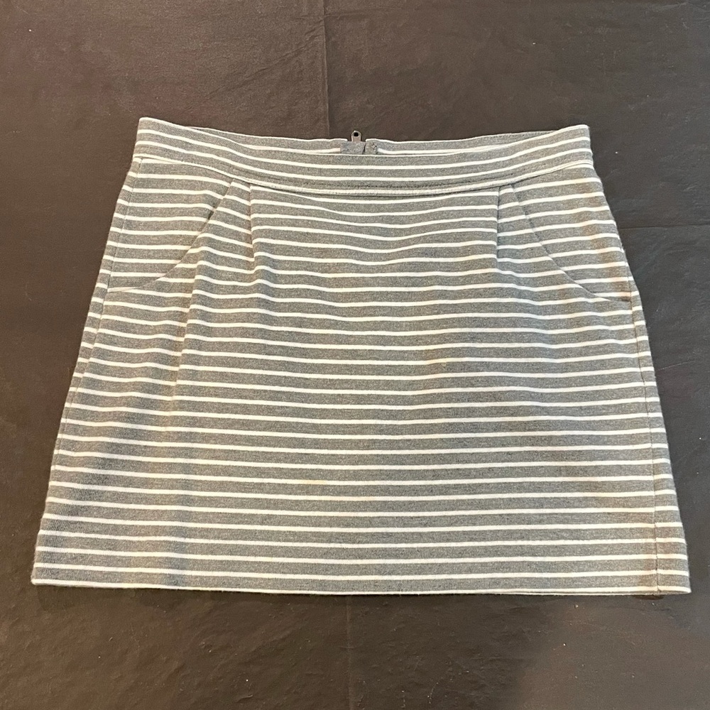 Gap skirt